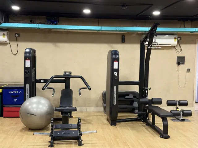 Studio room, selectorised machines